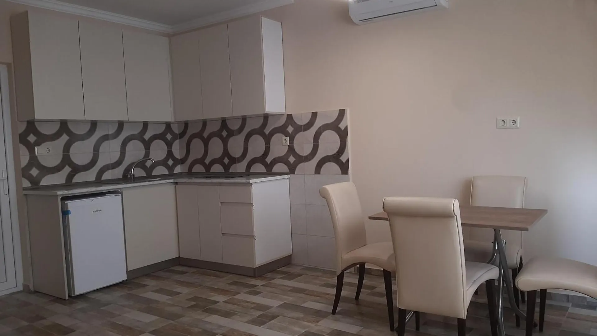 Kolotushkin'S House Apartment Batumi 0*,